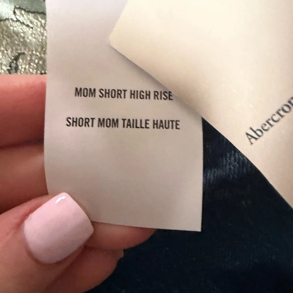 Abercrombie & Fitch High Rise Mom Shorts NWT - Picture 4 of 6